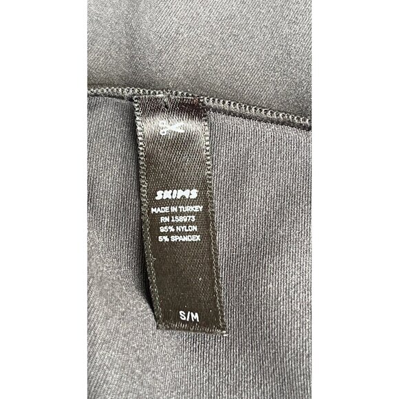 SKIMS Long Sleeve Crewneck Smoothing Thong Bodysuit Size S/M Onyx (Black) - Picture 6 of 13